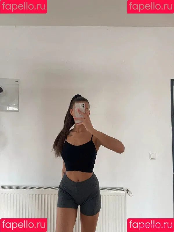 Vinted/eBay Onlyfans Photo Gallery 