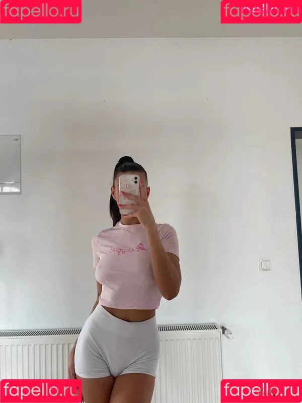 Vinted/eBay Onlyfans Photo Gallery 