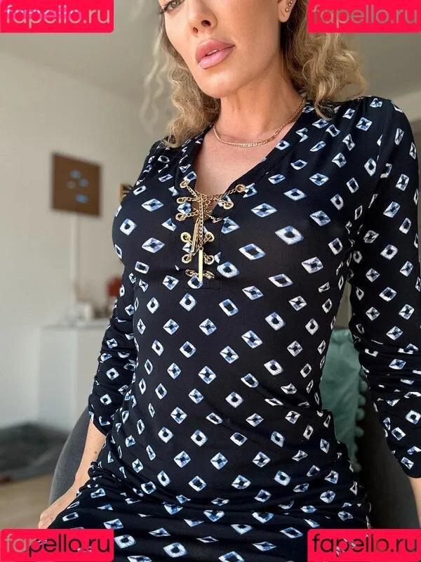 Vinted/eBay Onlyfans Photo Gallery 