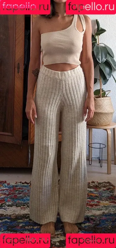 Vinted/eBay Onlyfans Photo Gallery 