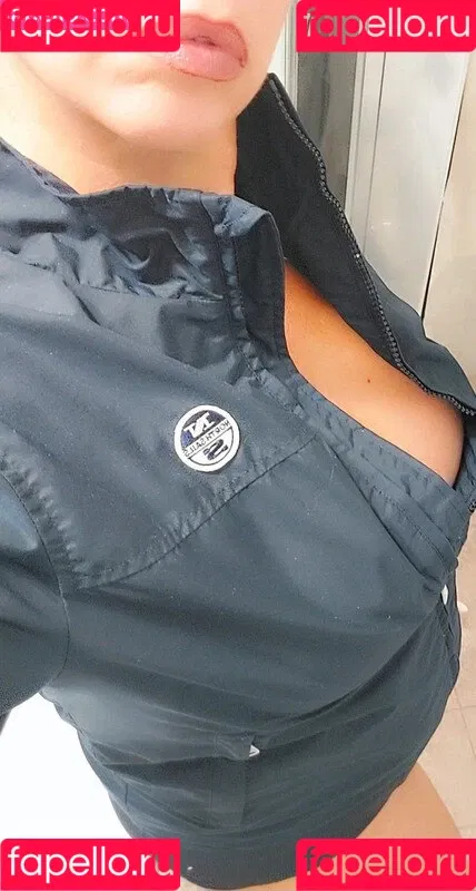 Vinted/eBay Onlyfans Photo Gallery 