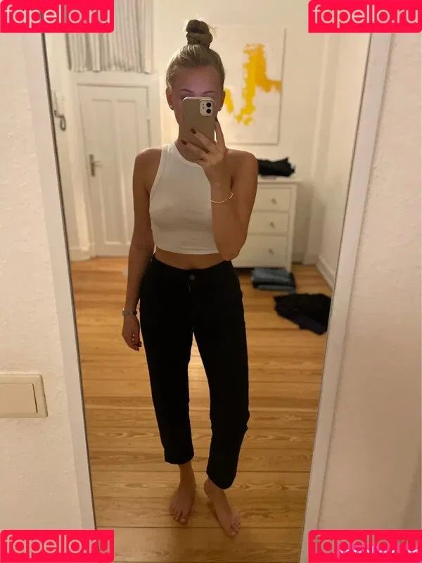 Vinted/eBay Onlyfans Photo Gallery 