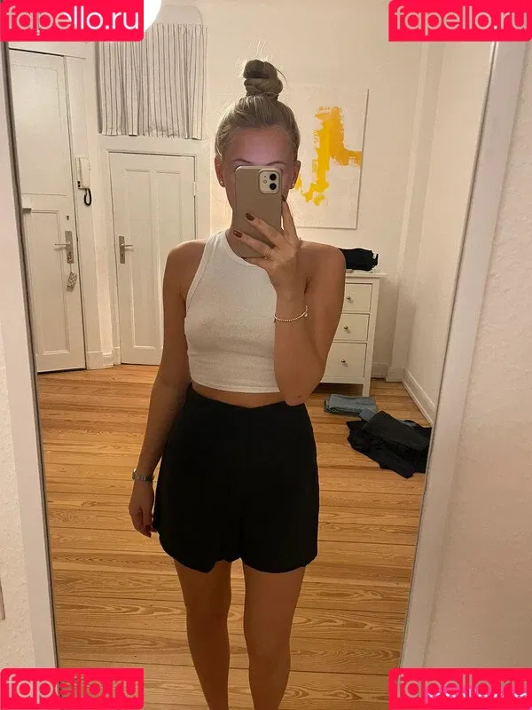 Vinted/eBay Onlyfans Photo Gallery 