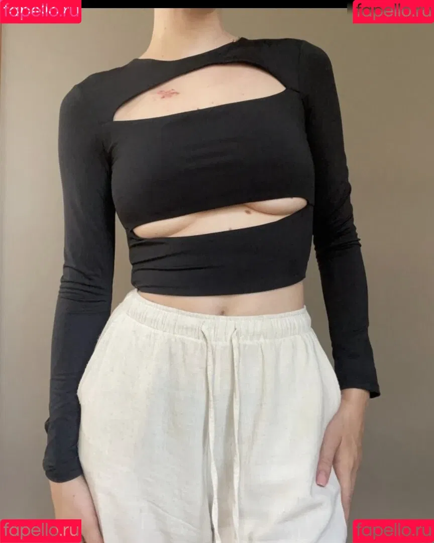 Vinted/eBay Onlyfans Photo Gallery 