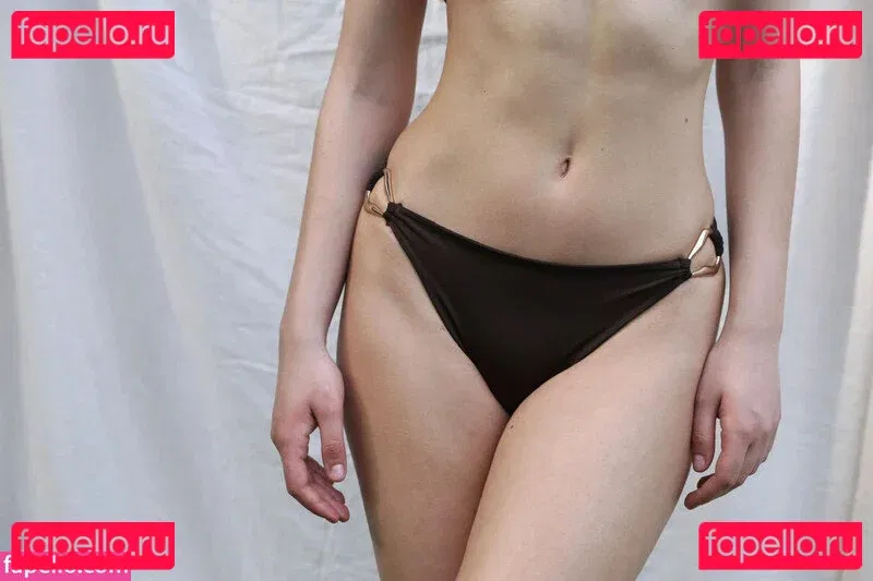 Vinted/eBay Onlyfans Photo Gallery 