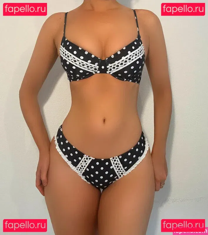 Vinted/eBay Onlyfans Photo Gallery 