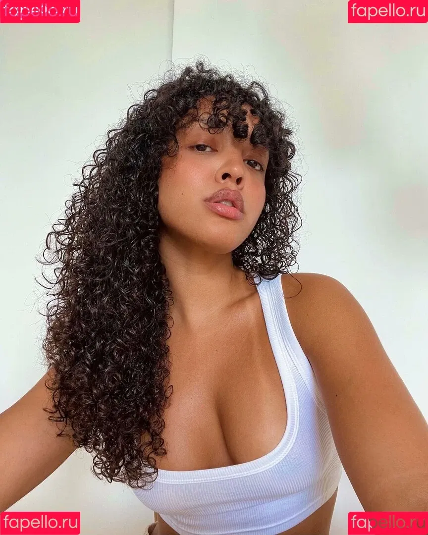 Izabela Guedes Onlyfans Photo Gallery 