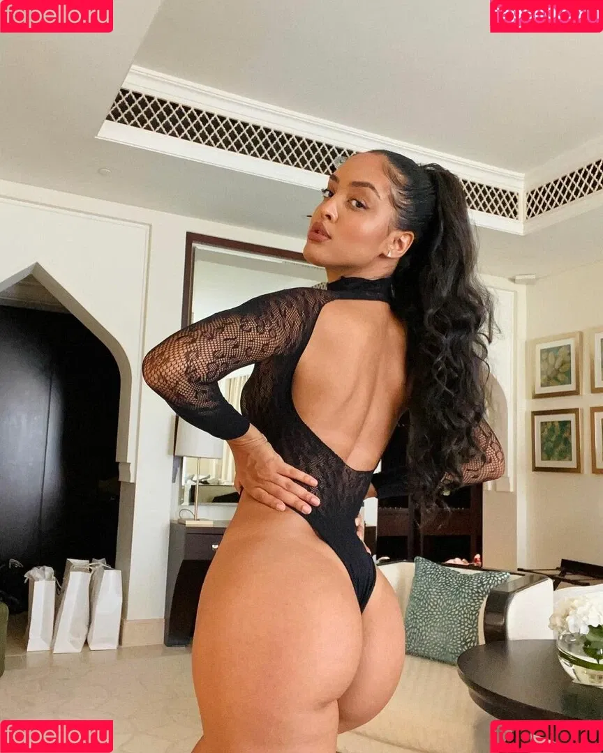 Izabela Guedes Onlyfans Photo Gallery 