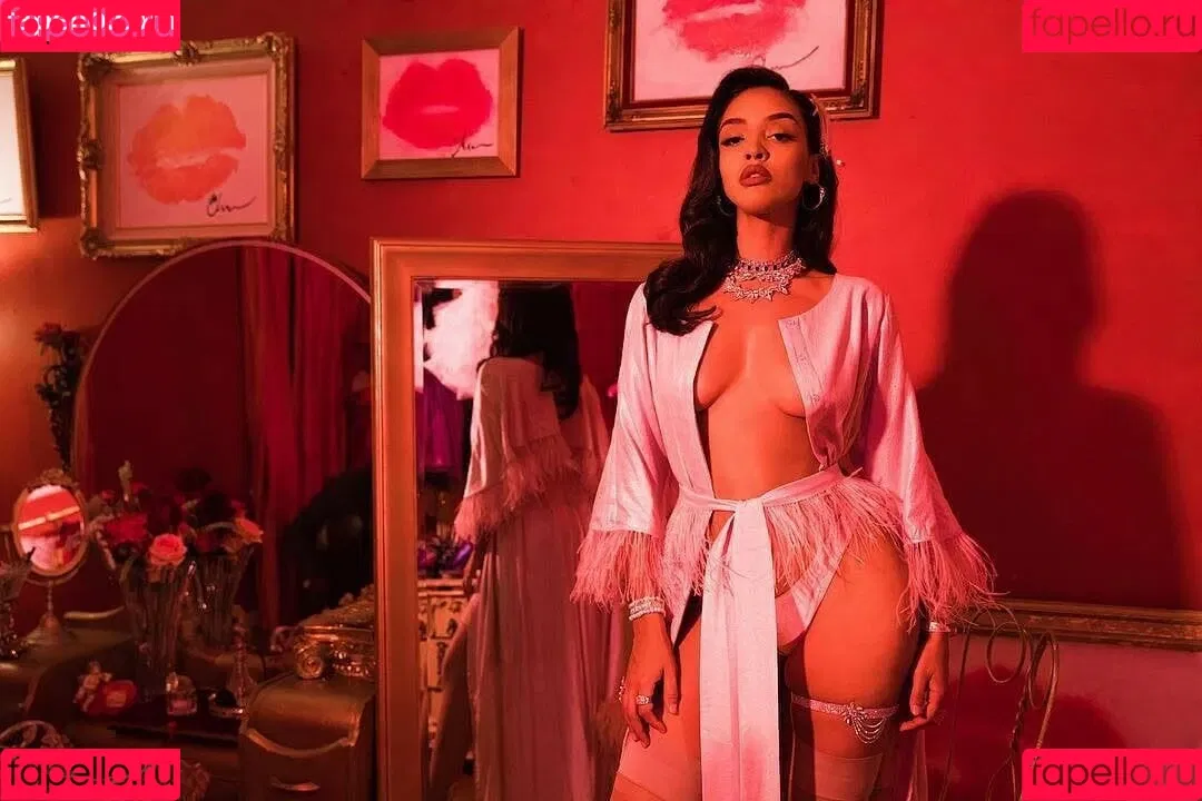 Izabela Guedes Onlyfans Photo Gallery 