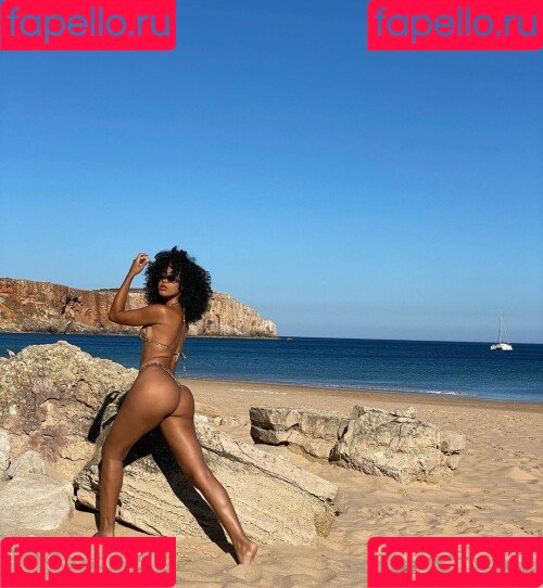 Izabela Guedes Onlyfans Photo Gallery 