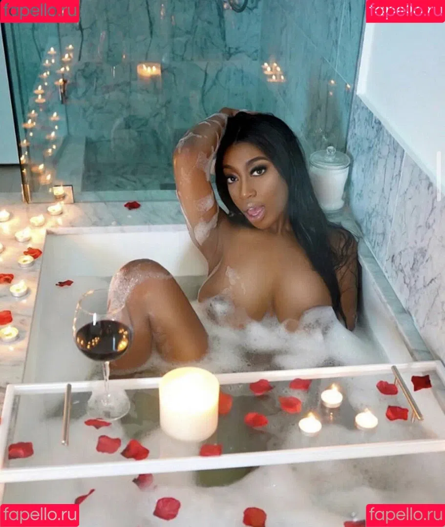 muvamoore Onlyfans Photo Gallery 