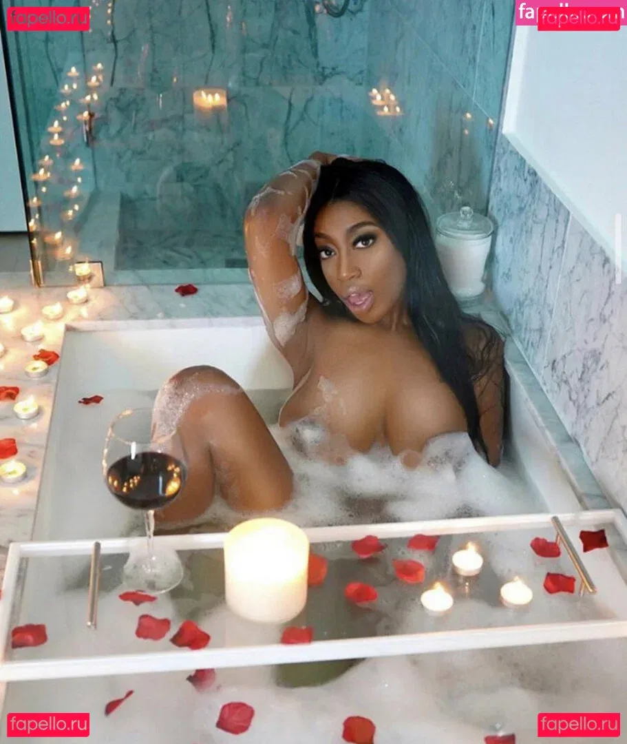 muvamoore Onlyfans Photo Gallery 