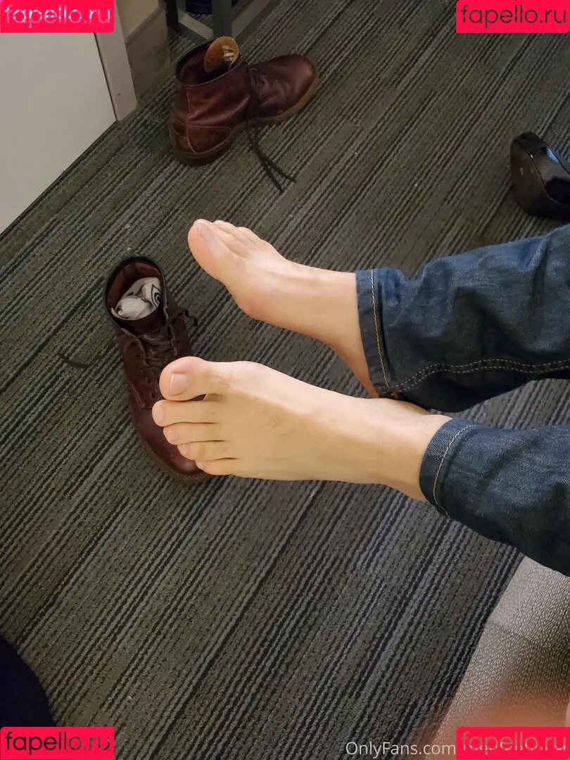 menfeetlover Onlyfans Photo Gallery 