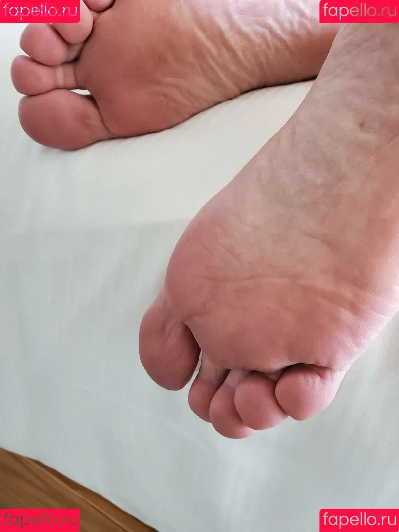 menfeetlover Onlyfans Photo Gallery 