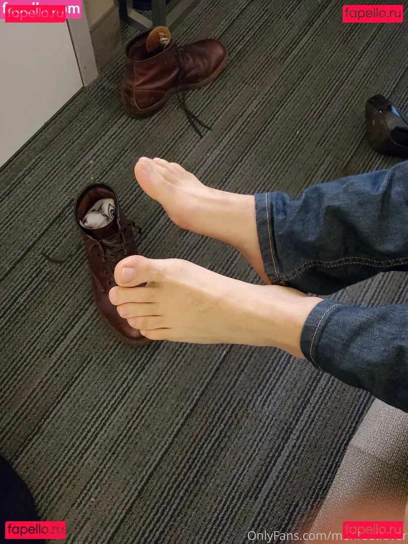 menfeetlover Onlyfans Photo Gallery 