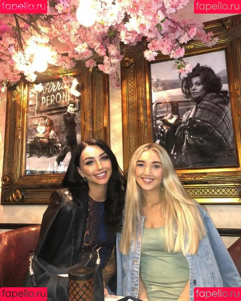 Chloe Panchal Onlyfans Photo Gallery 