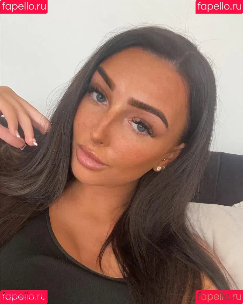 Chloe Panchal Onlyfans Photo Gallery 