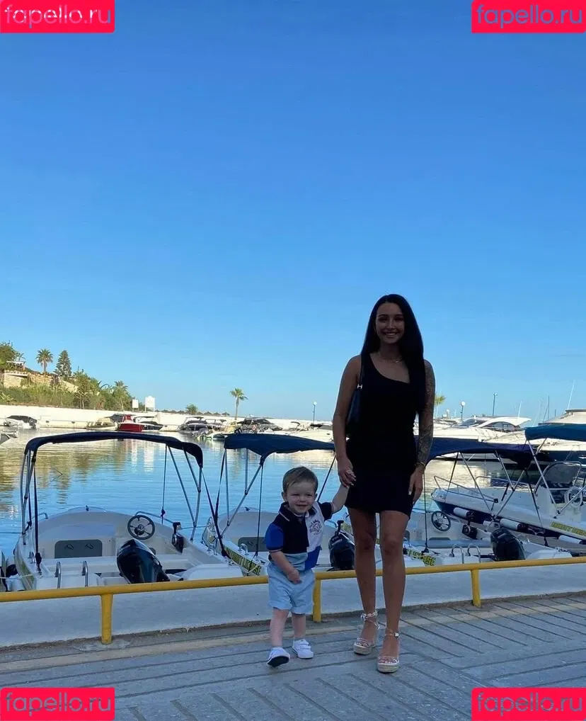 Chloe Panchal Onlyfans Photo Gallery 