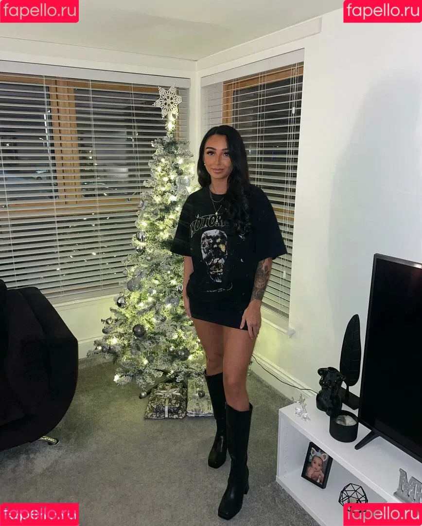 Chloe Panchal Onlyfans Photo Gallery 