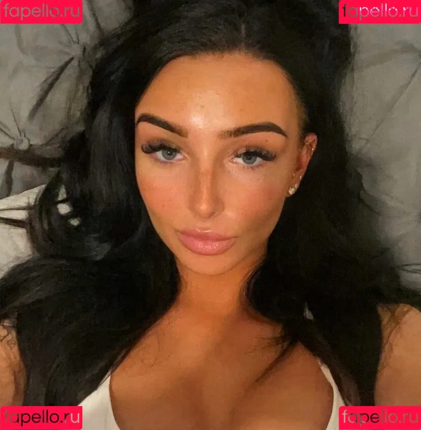 Chloe Panchal Onlyfans Photo Gallery 