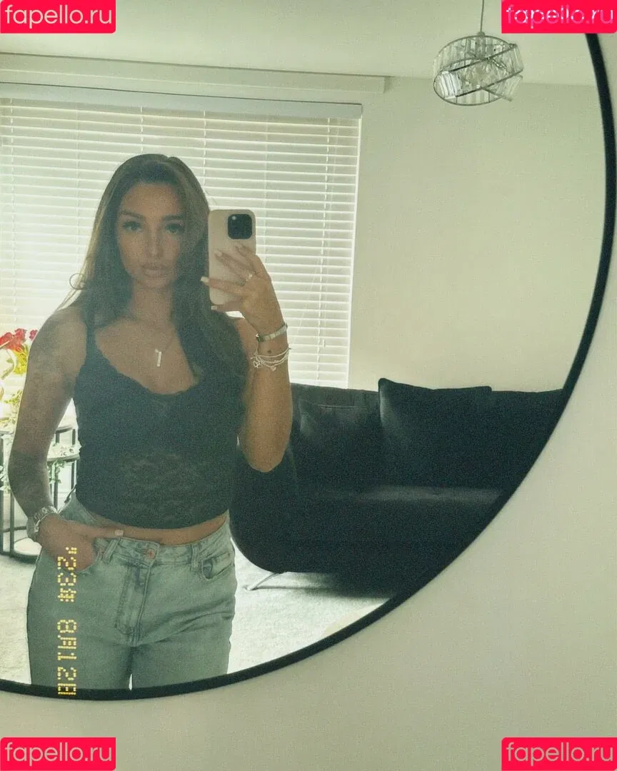 Chloe Panchal Onlyfans Photo Gallery 