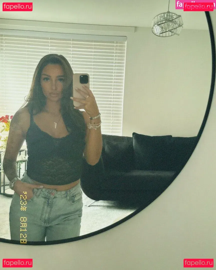 Chloe Panchal Onlyfans Photo Gallery 