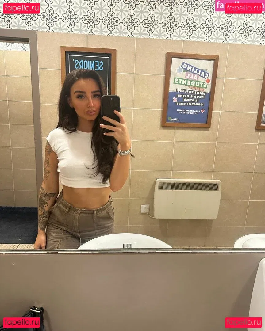 Chloe Panchal Onlyfans Photo Gallery 