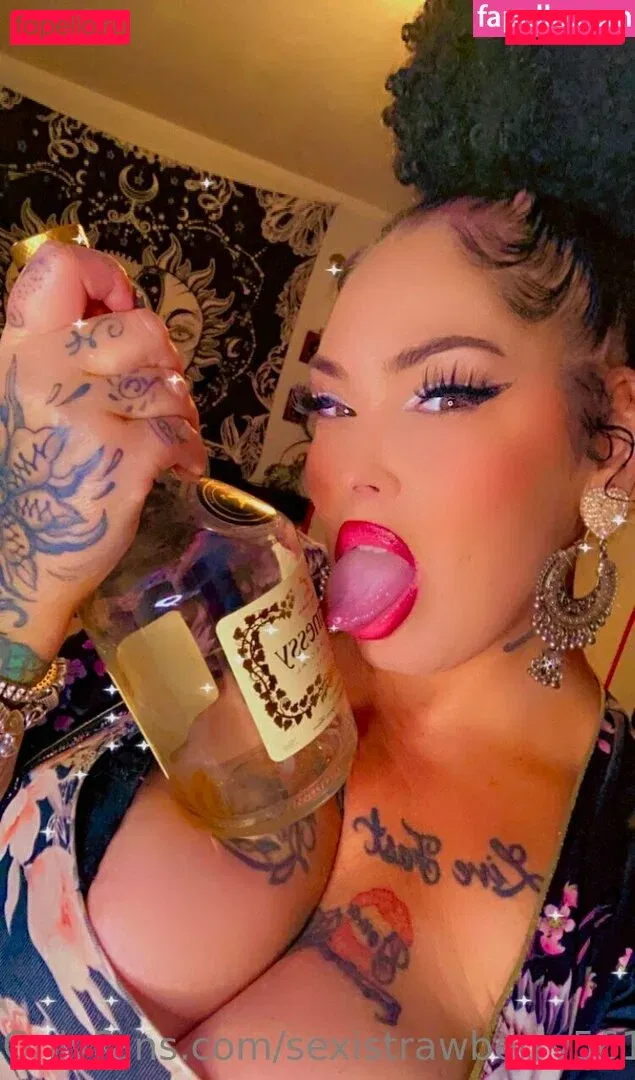 sexistrawberry5611 Onlyfans Photo Gallery 