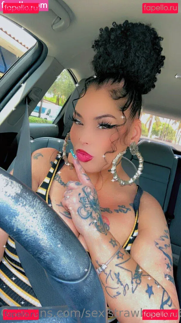 sexistrawberry5611 Onlyfans Photo Gallery 