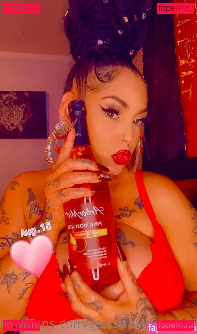 sexistrawberry5611 Onlyfans Photo Gallery 