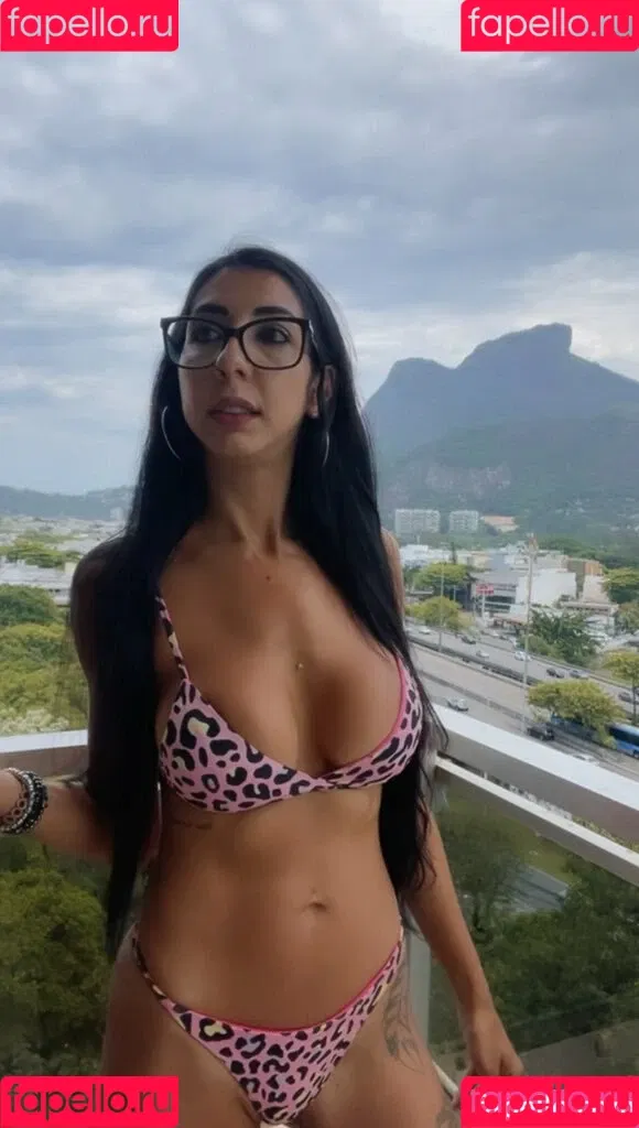 Renatinha Mello Onlyfans Photo Gallery 