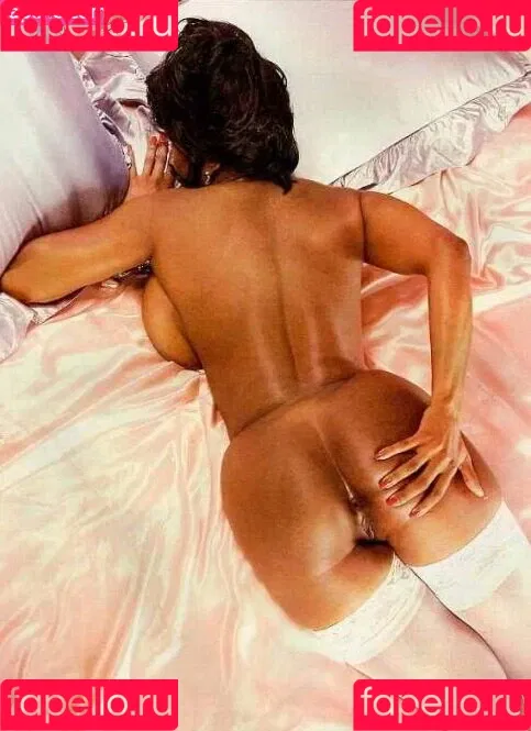 Ebony Ayes Onlyfans Photo Gallery 