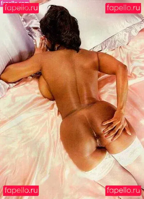 Ebony Ayes Onlyfans Photo Gallery 