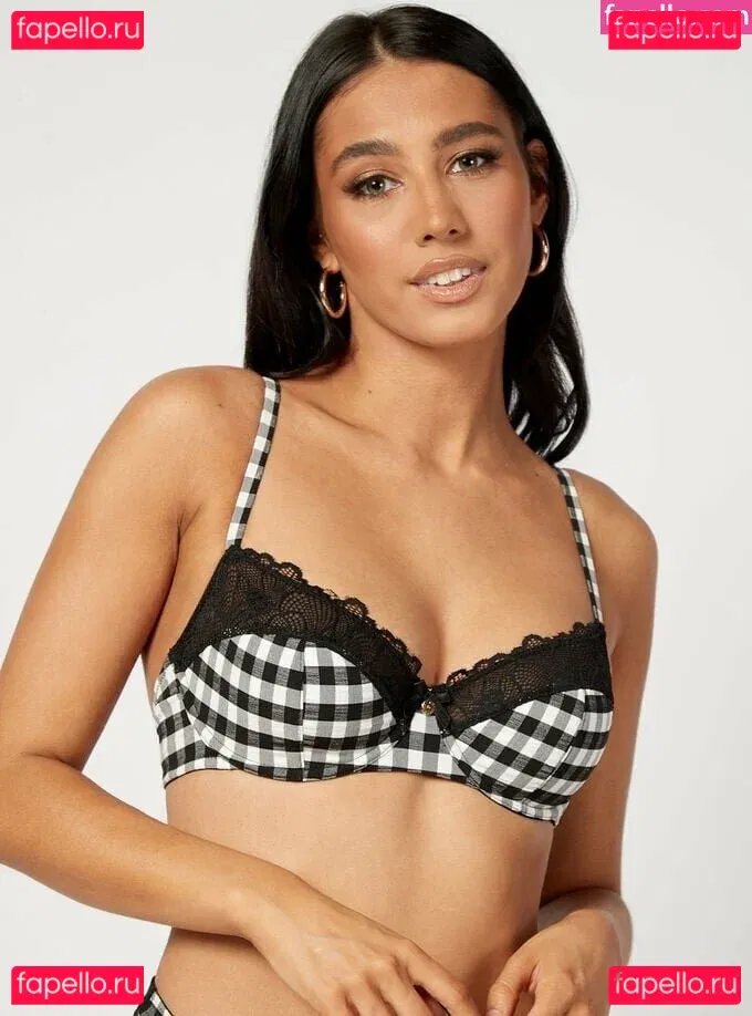 Phoebe Peers Onlyfans Photo Gallery 