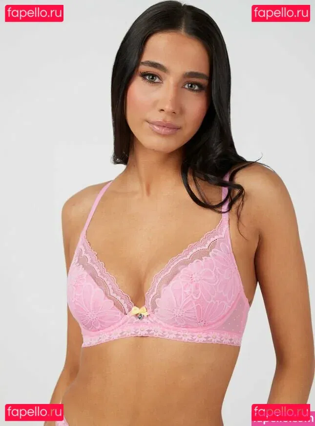 Phoebe Peers Onlyfans Photo Gallery 