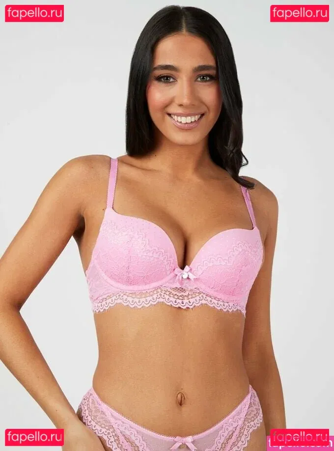 Phoebe Peers Onlyfans Photo Gallery 