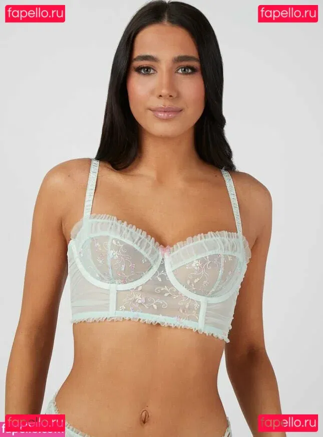 Phoebe Peers Onlyfans Photo Gallery 