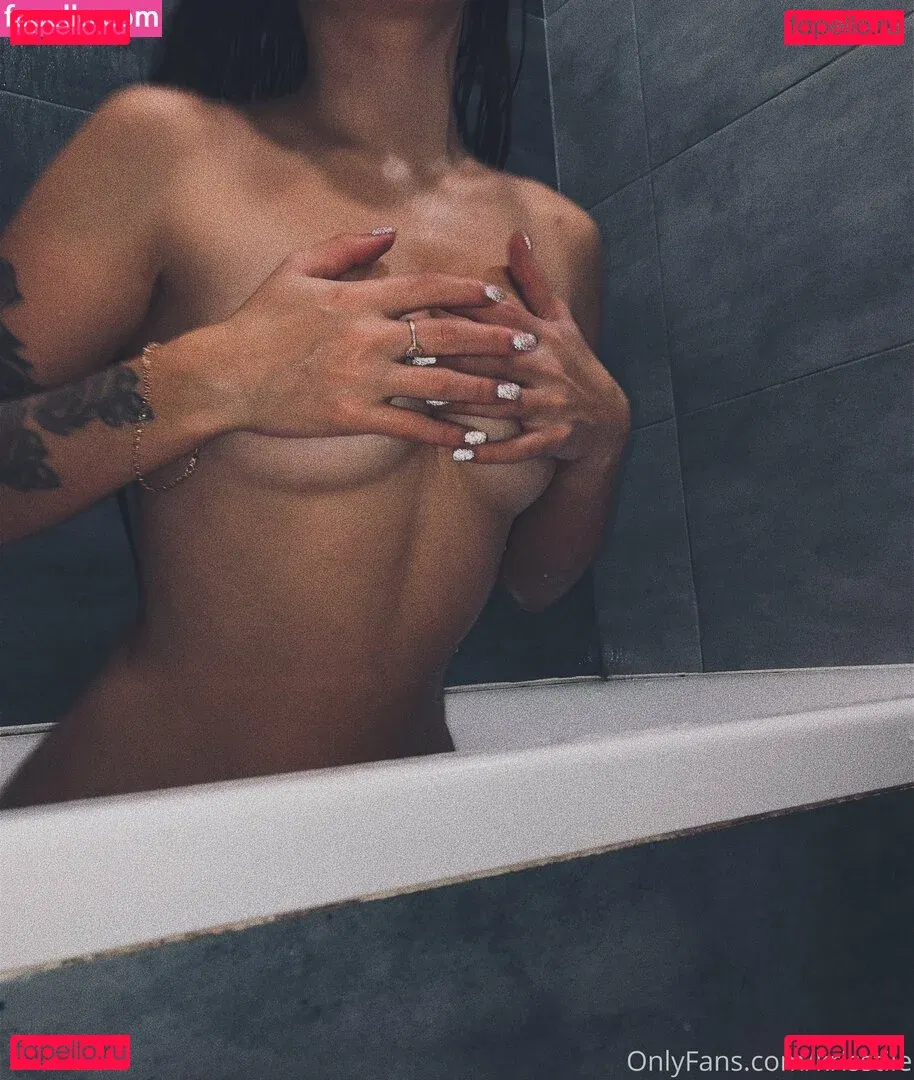 krisstile Onlyfans Photo Gallery 