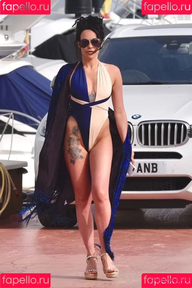 Stephanie Davis Onlyfans Photo Gallery 