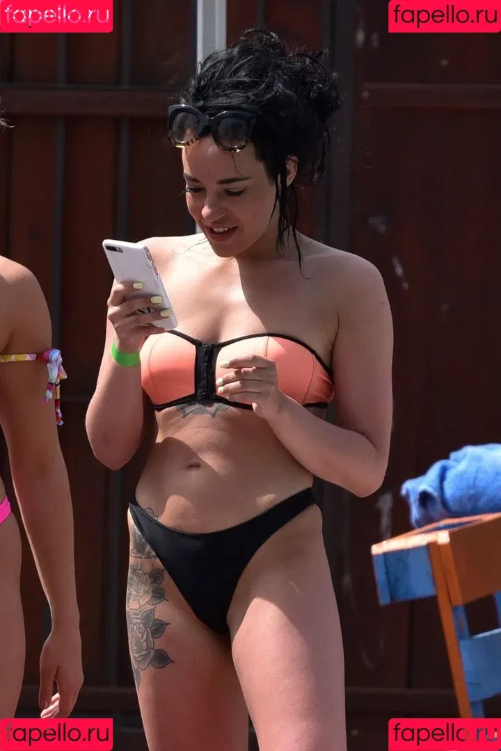 Stephanie Davis Onlyfans Photo Gallery 