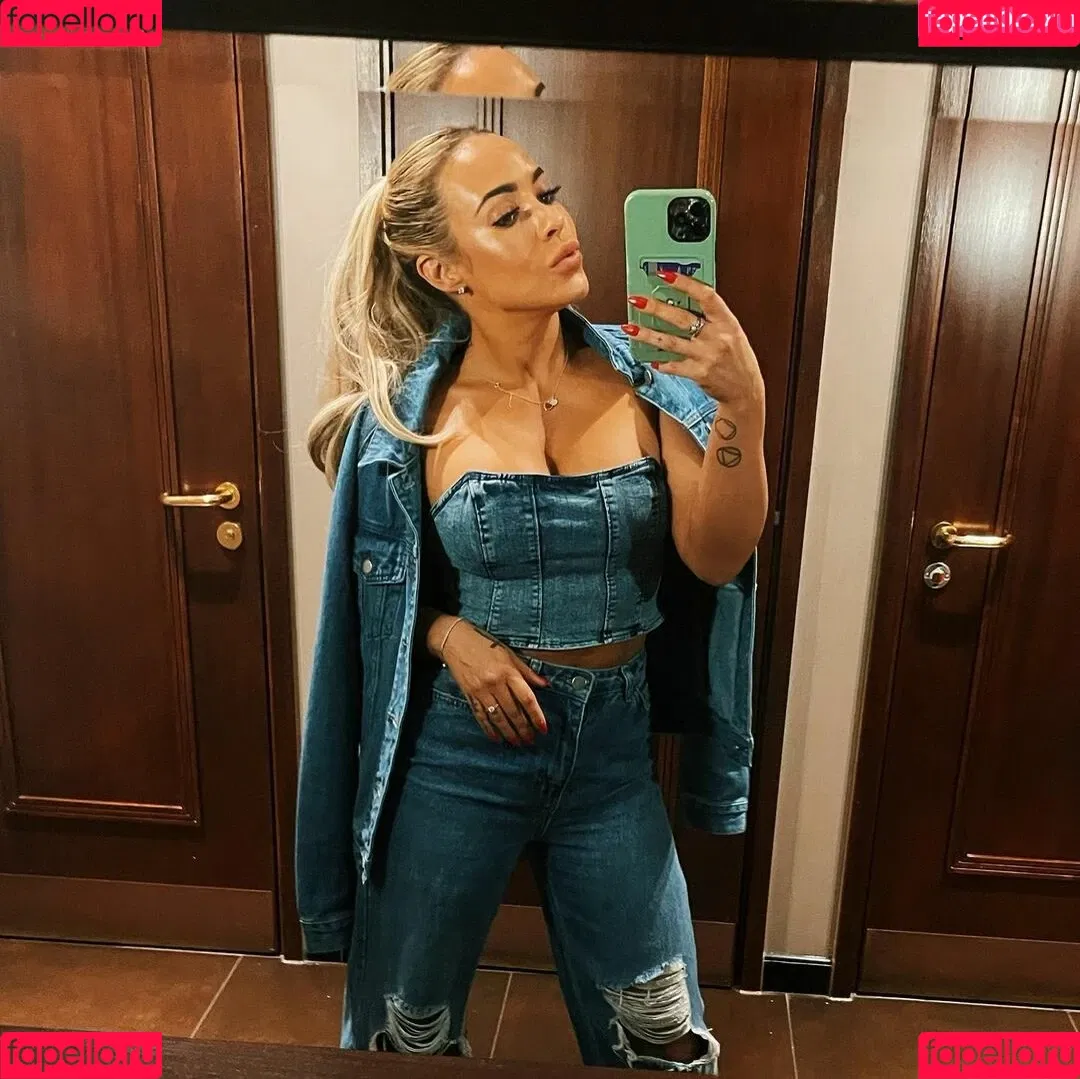 Stephanie Davis Onlyfans Photo Gallery 