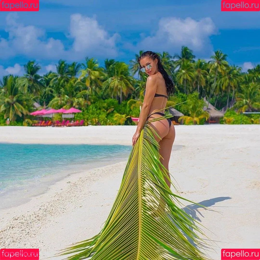 Stephanie Davis Onlyfans Photo Gallery 