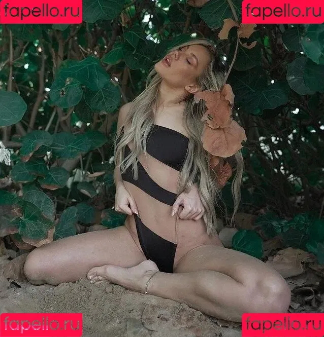 Stephanie Davis Onlyfans Photo Gallery 
