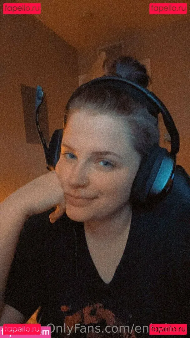 enbybug Onlyfans Photo Gallery 