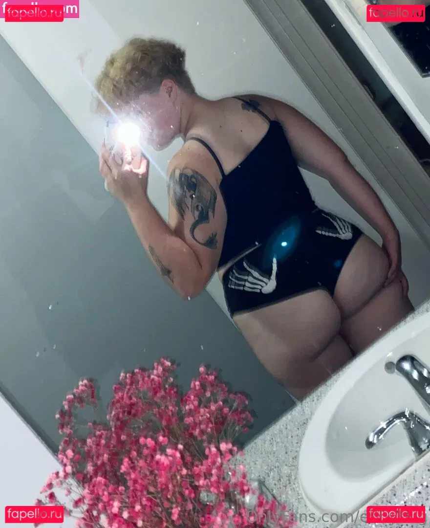 enbybug Onlyfans Photo Gallery 