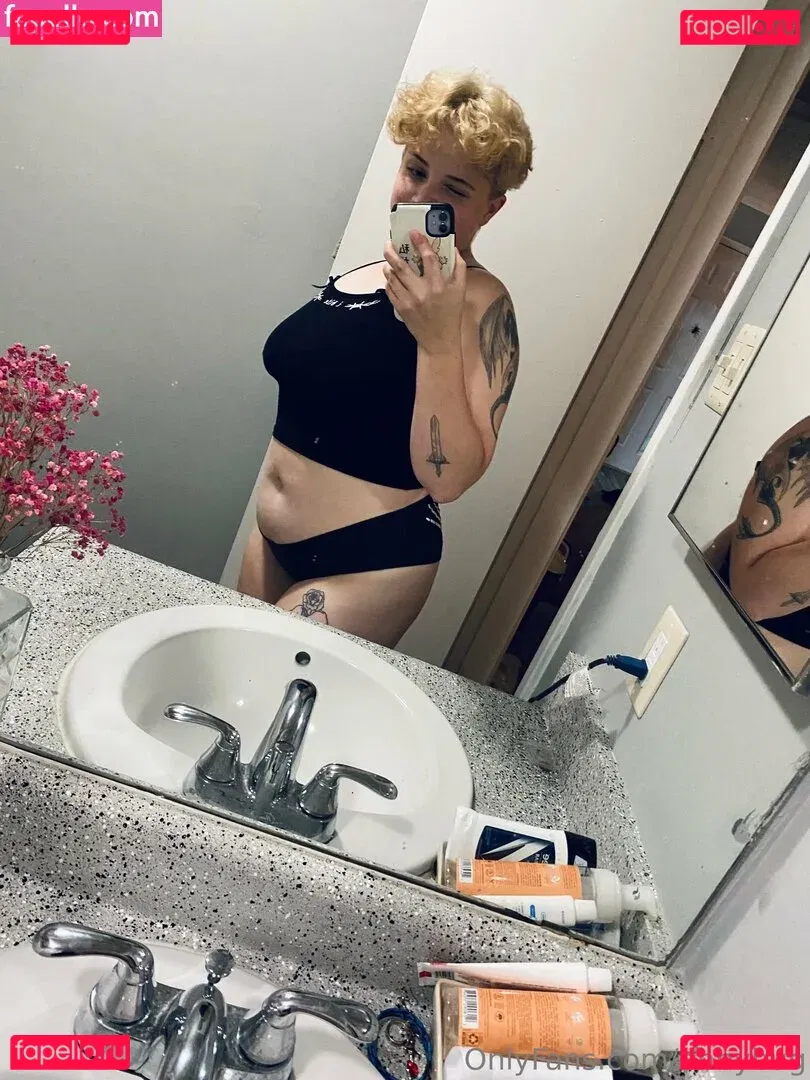 enbybug Onlyfans Photo Gallery 