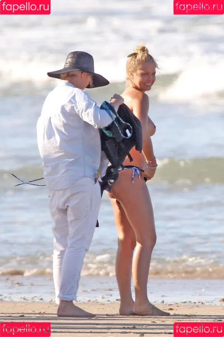 Lara Bingle Onlyfans Photo Gallery 