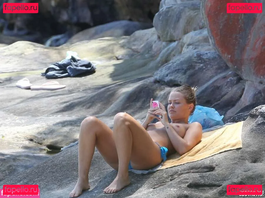 Lara Bingle Onlyfans Photo Gallery 