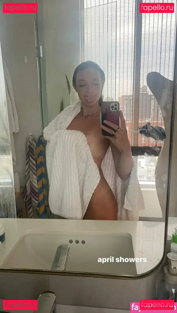 Laura Perlongo Onlyfans Photo Gallery 