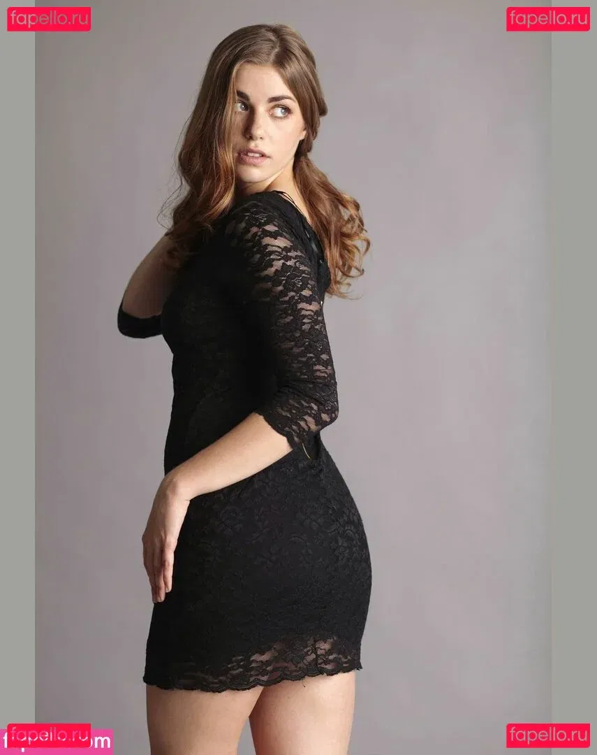 AwesomeKate Onlyfans Photo Gallery 